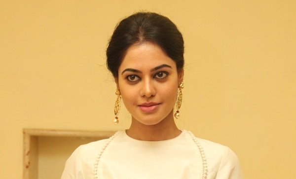 Bindu Madhavi (Actress) Biography, Wiki, Age, Bigg Boss, Family, Movies List Bindu Madhavi Biography