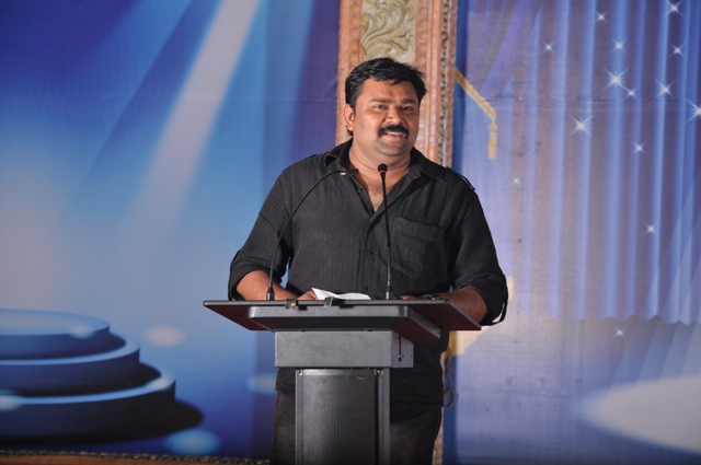 Vijay TV, Neeya Naana, Gopinath, Anchor Gopinath, Fact about Gopinath, Gopinath Fact, Gopinath Family, Anchor Bhavana, Anchor Dhivyadharshini 